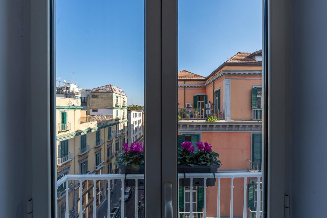 Teatro Toledo 272 Bed & Breakfast Napoli Exterior foto